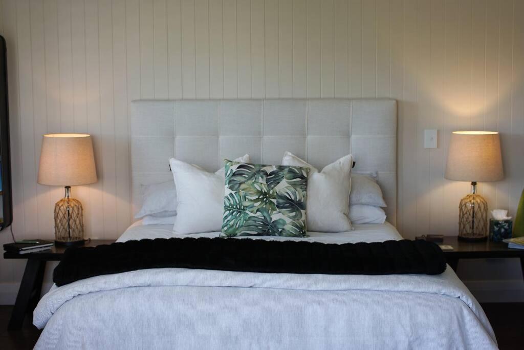 Luxury Cottage With Stunning Vineyard Views Renwick Экстерьер фото